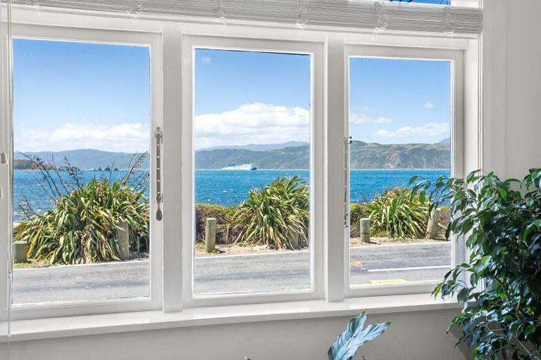 Photo of property in 170 Breaker Bay Road, Breaker Bay, Wellington, 6022