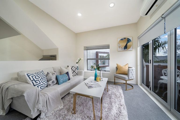 Photo of property in 76n Edmonton Road, Henderson, Auckland, 0612