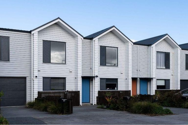 Photo of property in 65 Glidepath Road, Hobsonville, Auckland, 0616