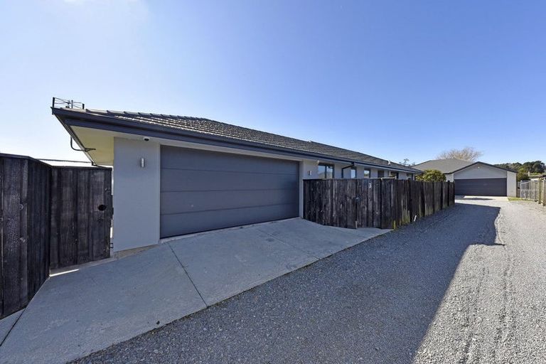 Photo of property in 111 Palmers Road, New Brighton, Christchurch, 8083