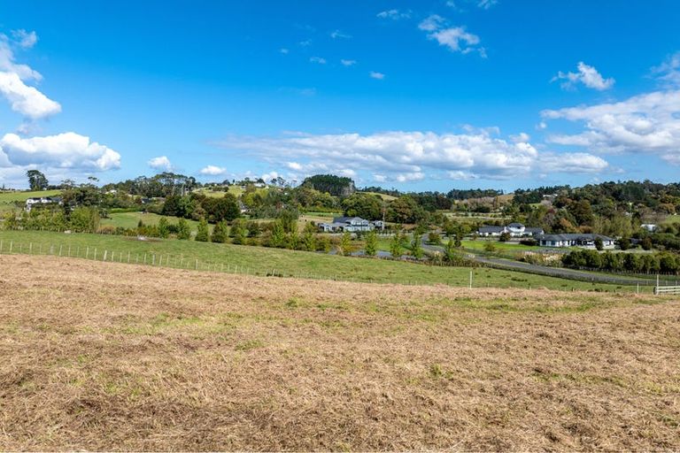 Photo of property in 20 Oak Valley Road, Dairy Flat, 0792