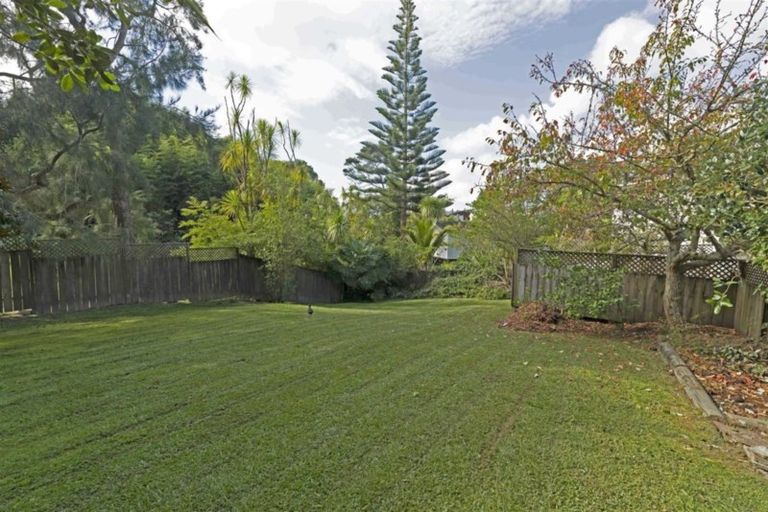 Photo of property in 4 James Scott Place, Te Atatu South, Auckland, 0602