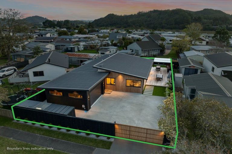 Photo of property in 107 Wattle Place, Whangamata, 3620
