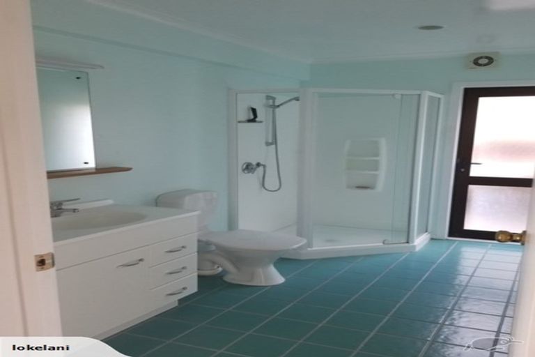 Photo of property in 12 Kaitake Place, Oakura, 4314