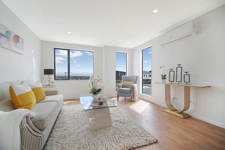 Photo of property in 20b Crestview Rise, Papakura, 2110