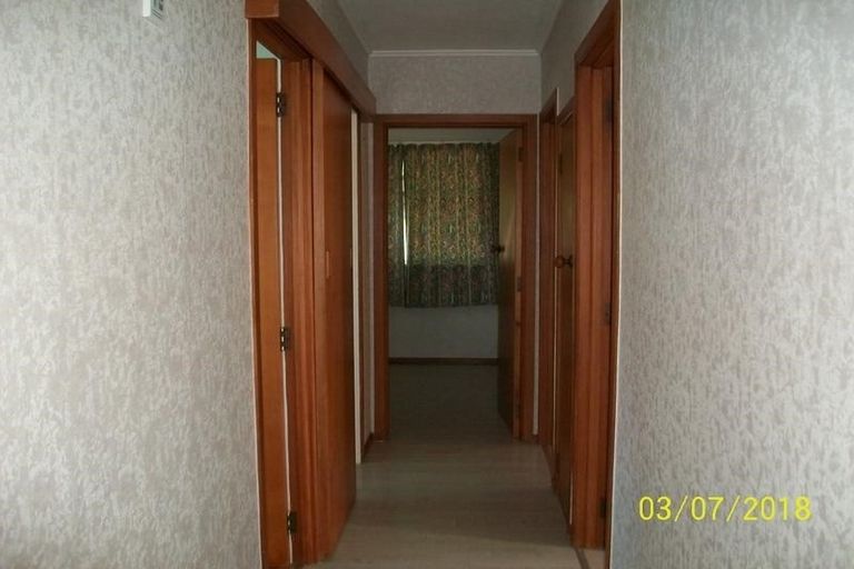 Photo of property in 54 Larnoch Road, Henderson, Auckland, 0610