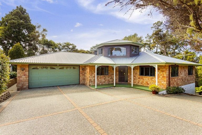 Photo of property in 12 Greenwoods Close, Titirangi, Auckland, 0604