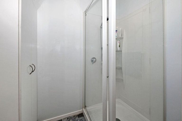 Photo of property in 28 Nikau Street, New Lynn, Auckland, 0600