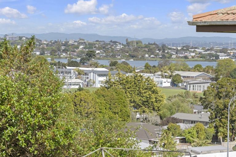 Photo of property in 19c Te Anau Place, Pakuranga Heights, Auckland, 2010