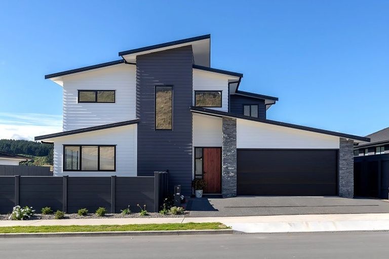 Photo of property in 12 Atherton Terrace, Churton Park, Wellington, 6037