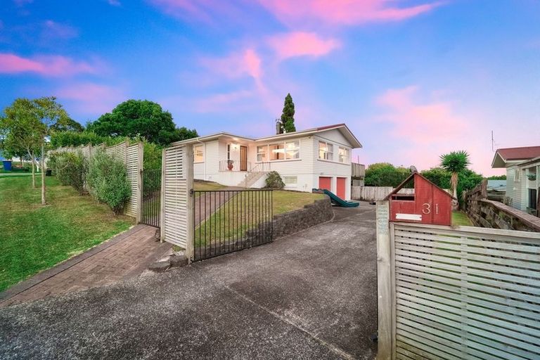 Photo of property in 31 Meilland Place, Glen Eden, Auckland, 0602