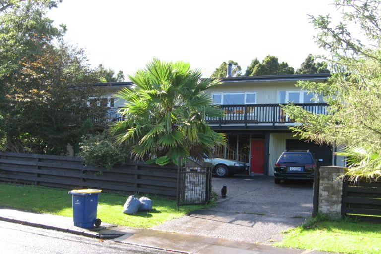 Photo of property in 18 Rimutaka Place, Titirangi, Auckland, 0604