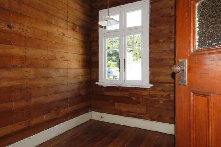 Photo of property in 28 Broadway, Reefton, 7830