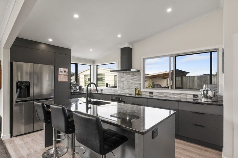 Photo of property in 112 Clarence Cox Crescent, Pirimai, Napier, 4112