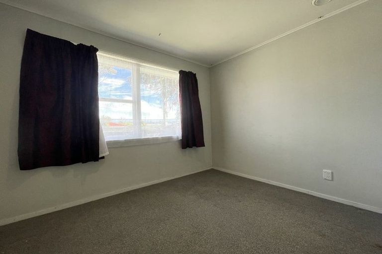 Photo of property in 6 Hetherington Road, Ranui, Auckland, 0612