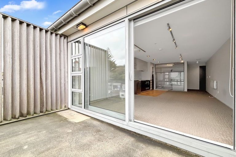 Photo of property in Masina Apartments, 305/80 Riddiford Street, Newtown, Wellington, 6021