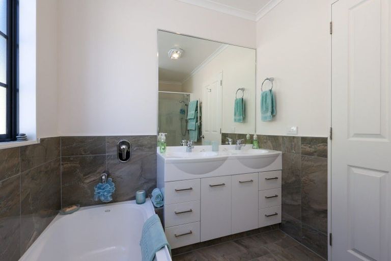 Photo of property in 6 Whitehead Place, Atawhai, Nelson, 7010