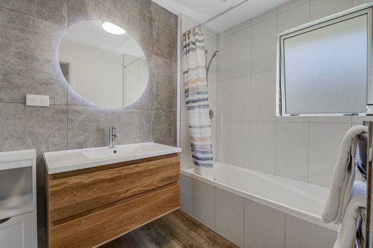 Photo of property in 10a Felicity Place, Unsworth Heights, Auckland, 0632
