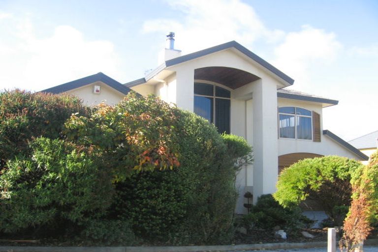 Photo of property in 34 Amesbury Drive, Churton Park, Wellington, 6037