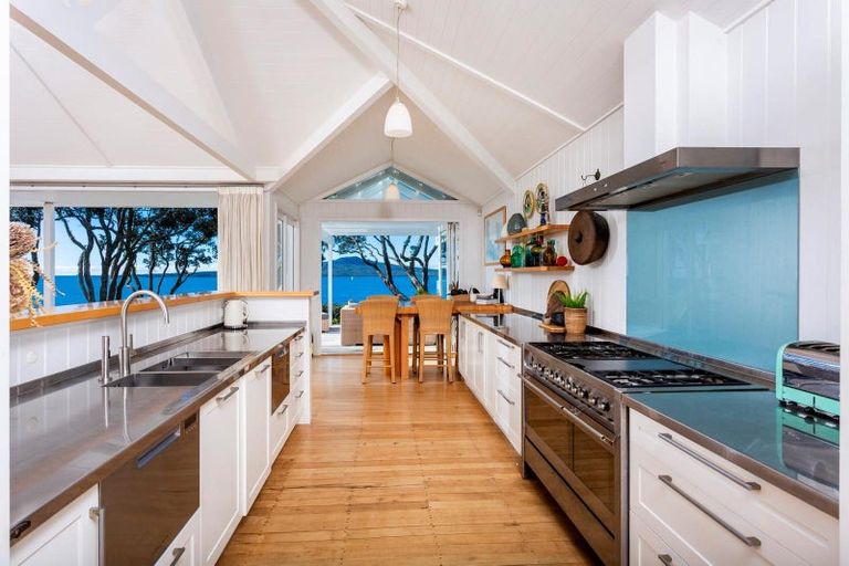 Photo of property in 24 Hamana Street, Narrow Neck, Auckland, 0622