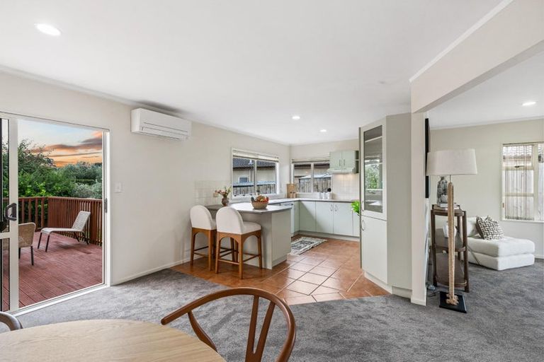 Photo of property in 13 Ginders Drive, Massey, Auckland, 0614
