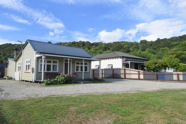 Photo of property in 6 Herald Street, Reefton, 7830