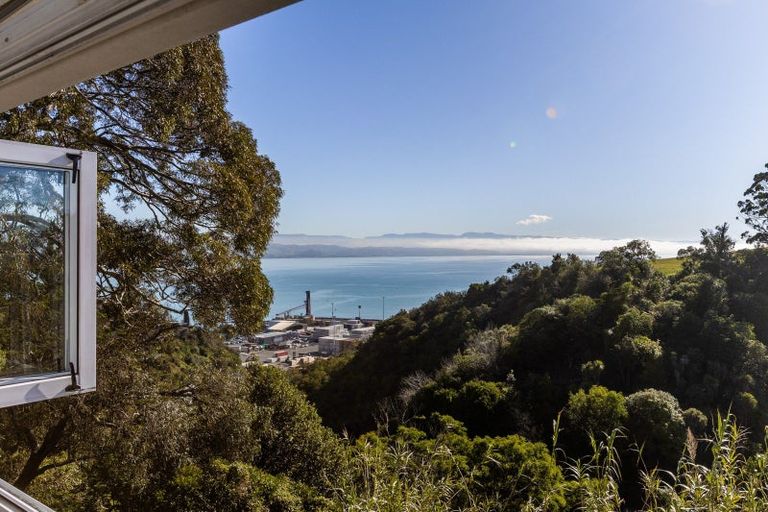 Photo of property in 2/3 Lighthouse Road, Bluff Hill, Napier, 4110