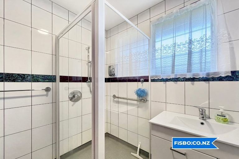 Photo of property in 96 Lipscombe Crescent, Havelock North, 4130