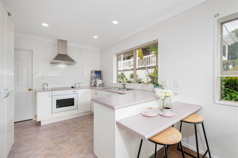 Photo of property in 35e Edmonton Road, Henderson, Auckland, 0612