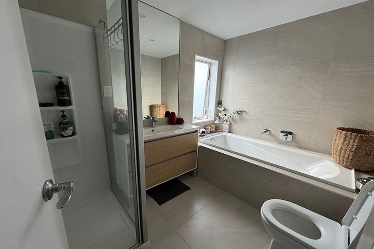 Photo of property in 20 Ambar Ridge Avenue, Massey, Auckland, 0614