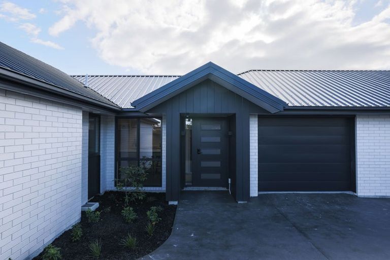 Photo of property in 2/14 Woodhouse Street, Linwood, Christchurch, 8062