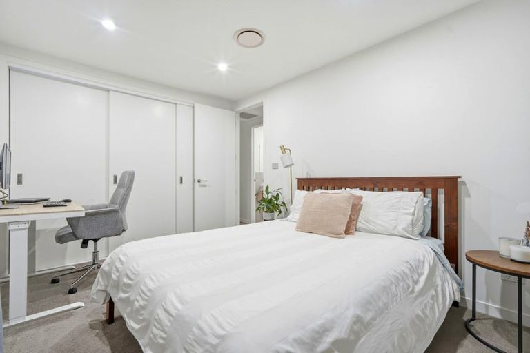 Photo of property in 2 Windlass Street, Long Bay, Auckland, 0630