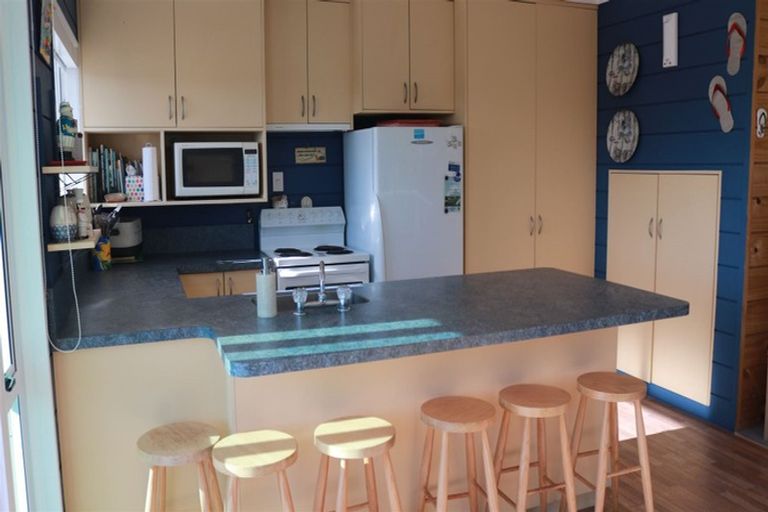 Photo of property in 102 Blue Pacific Parade, Riversdale Beach, Masterton, 5872
