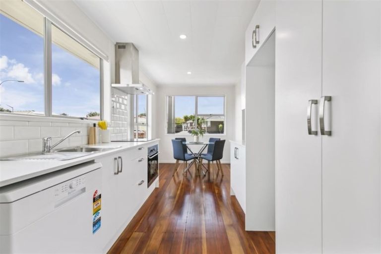 Photo of property in 18 Orly Avenue, Mangere, Auckland, 2022