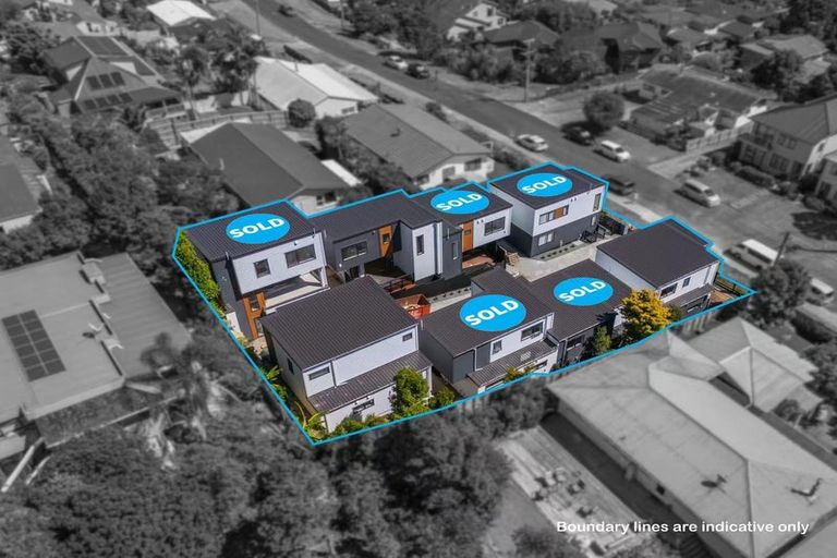 Photo of property in 1/12 Manuwai Road, Torbay, Auckland, 0630