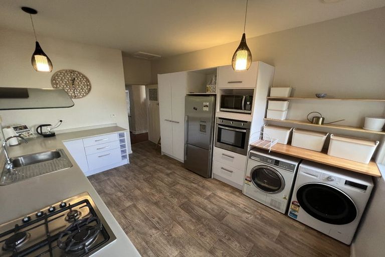 Photo of property in 162 Sutherland Road, Lyall Bay, Wellington, 6022