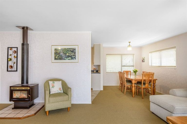 Photo of property in 1/246 Great North Road, Henderson, Auckland, 0612