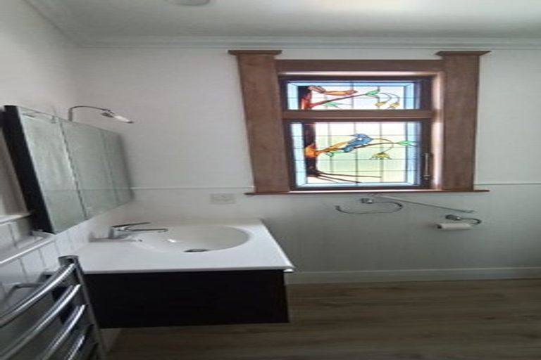 Photo of property in 16 Burrows Avenue, Karori, Wellington, 6012