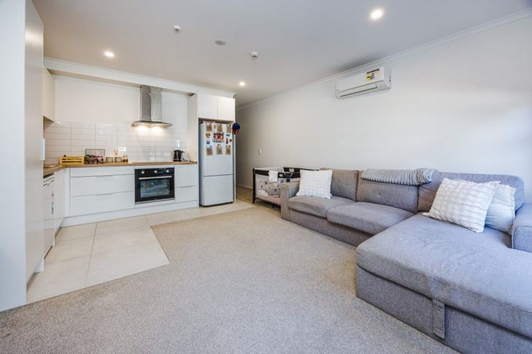 Photo of property in 4/20 Bader Drive, Mangere, Auckland, 2022