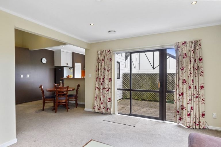 Photo of property in 53f5 Dominion Park Street, Johnsonville, Wellington, 6037