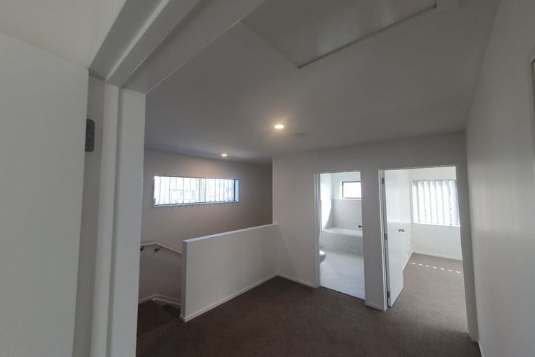 Photo of property in 12 Grandifolia Road, Takanini, 2110