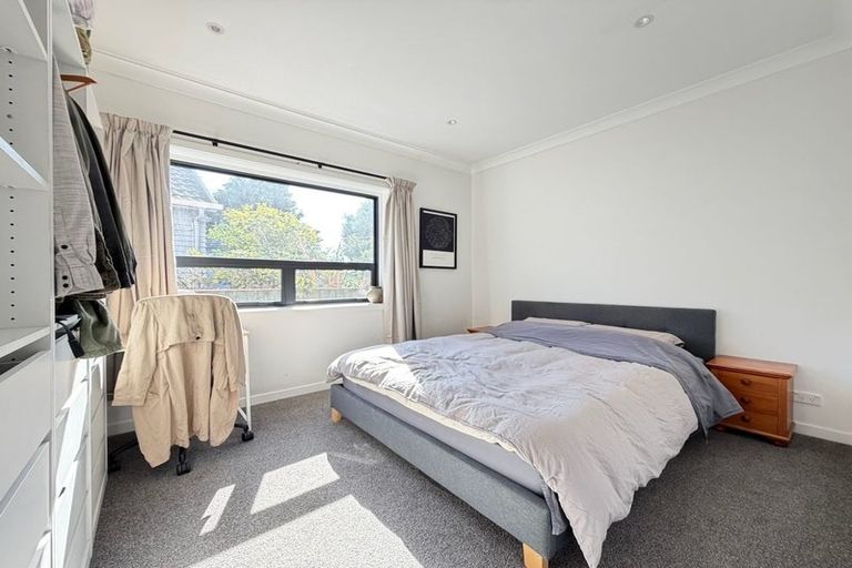 Photo of property in 25 Pirie Crescent, Moera, Lower Hutt, 5010