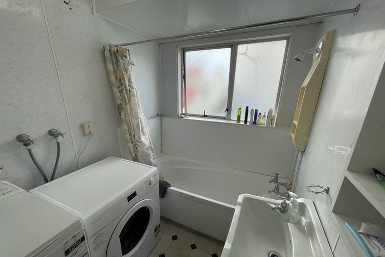 Photo of property in Adelphi Apartments, 183 The Terrace, Wellington Central, Wellington, 6011