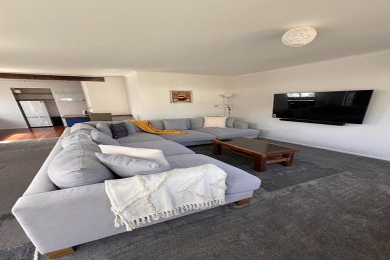 Photo of property in 27 Golf Road, Paraparaumu Beach, Paraparaumu, 5032