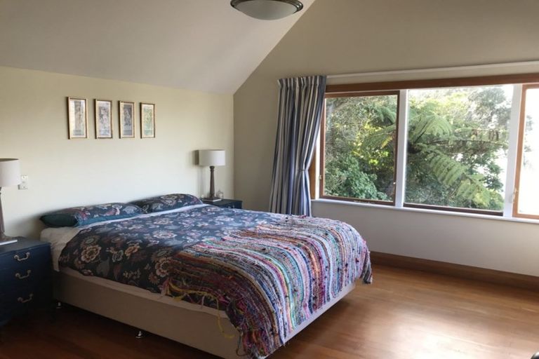 Photo of property in 172 Nevay Road, Karaka Bays, Wellington, 6022