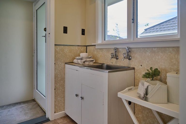 Photo of property in 192 Avonhead Road, Avonhead, Christchurch, 8042