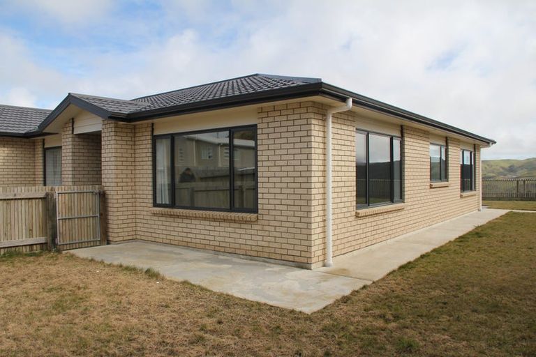 Photo of property in 20 Havana Rise, Grenada Village, Wellington, 6037