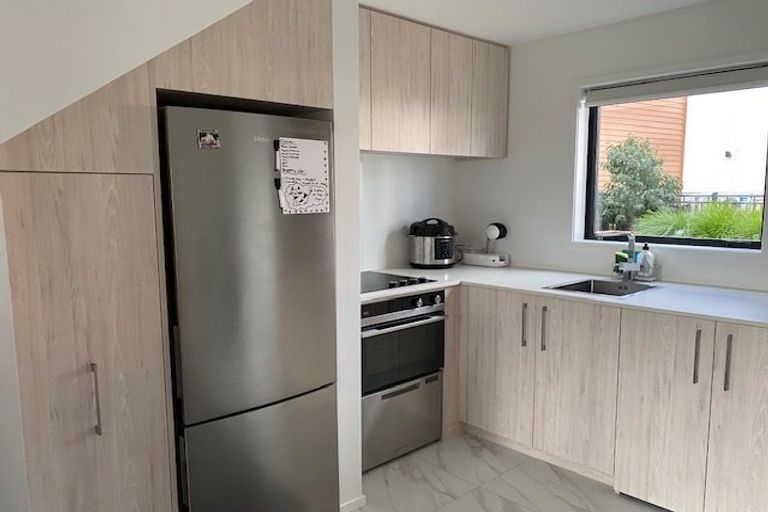 Photo of property in 3/172 Don Buck Road, Massey, Auckland, 0614