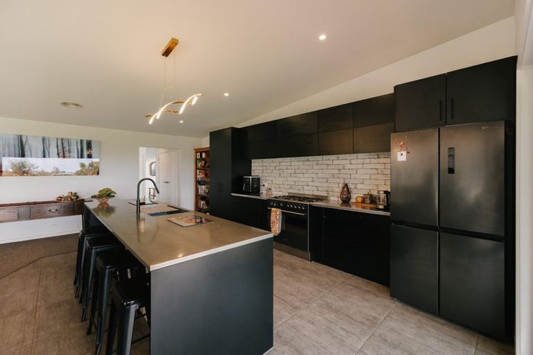Photo of property in 38a Pohutukawa Drive, Levin, 5571
