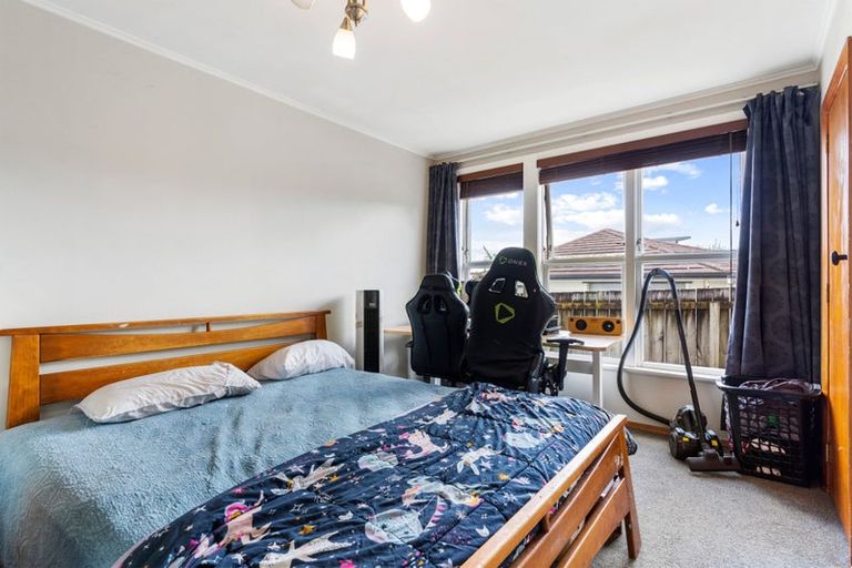 Photo of property in 69 Arimu Road, Papakura, 2110